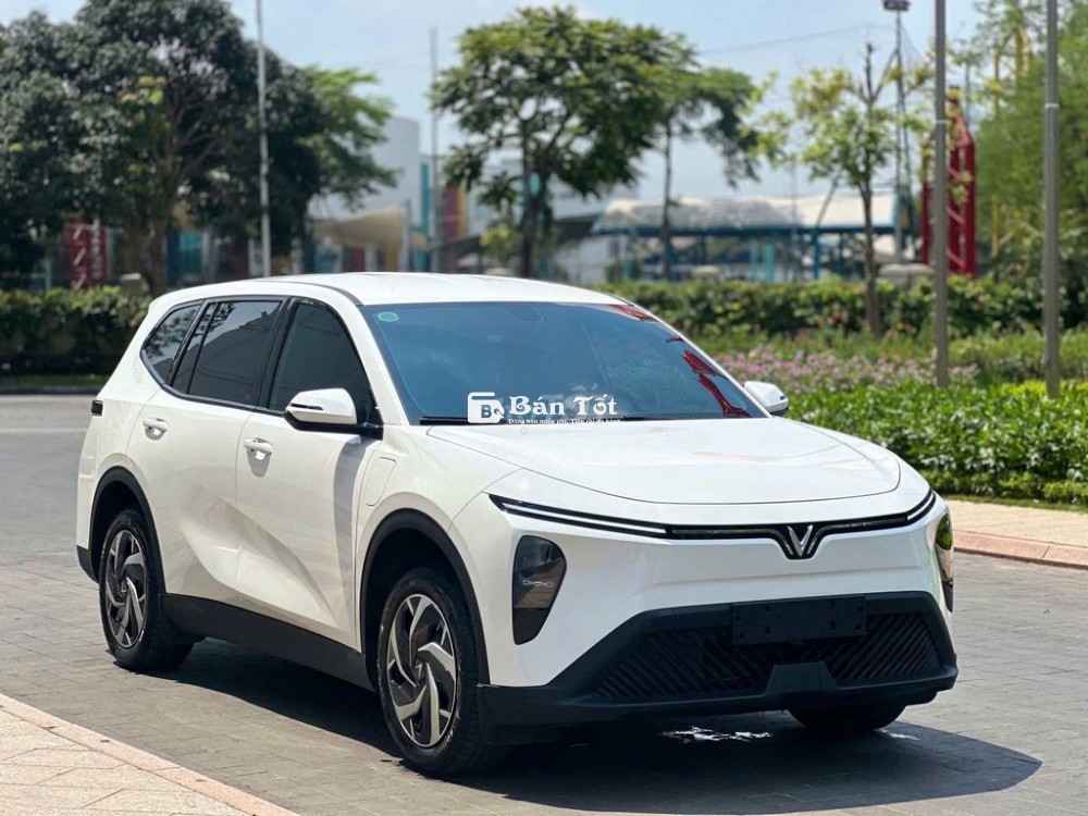 Limo Green GIÁ TỐT - ƯU ĐÃI TỐT - SẴN XE