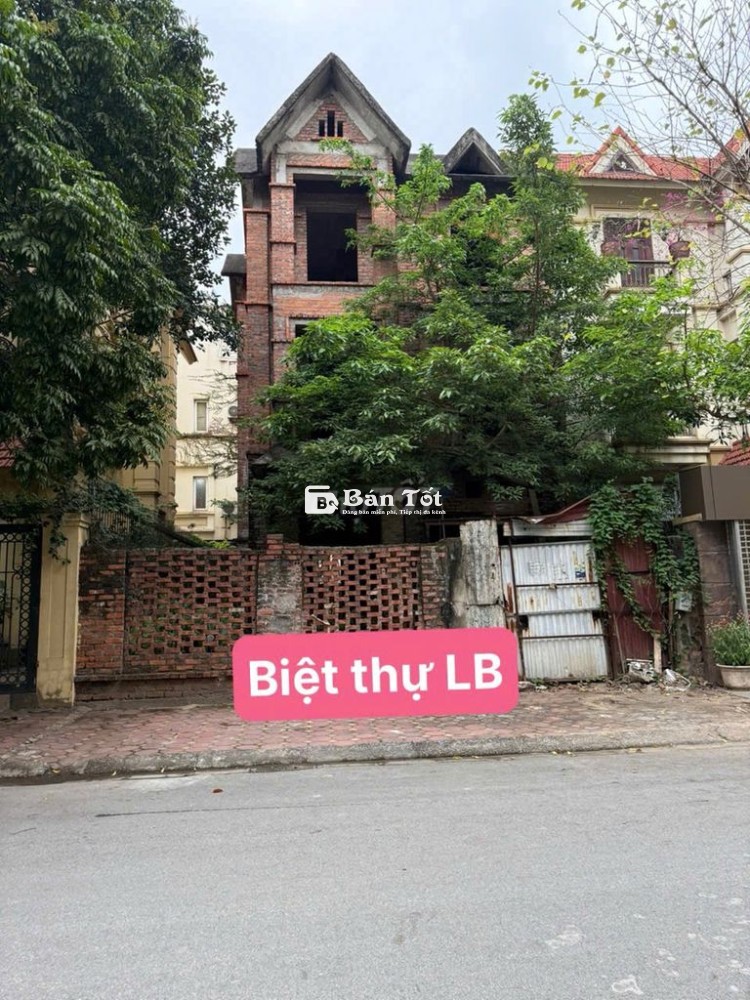 CẦN BÁN BIỆT THỰ XÂY THÔ VIỆT HƯNG LONG BIÊN HÀ NỘI.