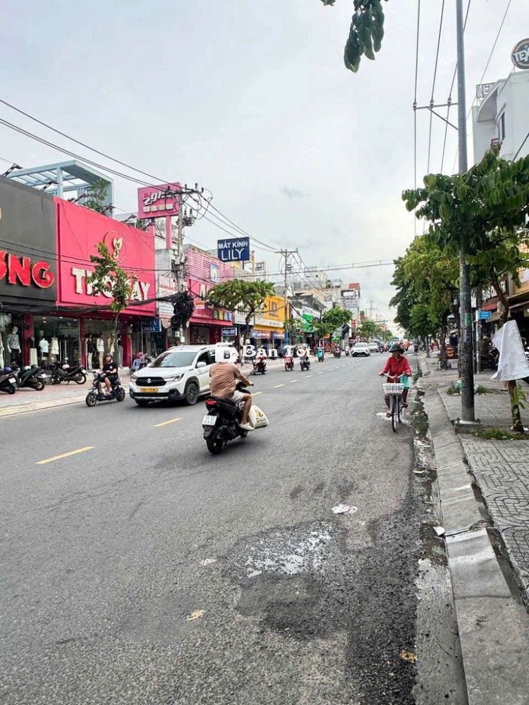 Nhà 2 Mặt Tiền Nguyễn Ảnh Thủ dt 580m2 giá 75 tỷ ( thổ cư 490m2)