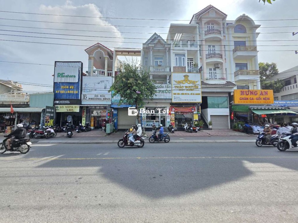 Nhà mặt tiền kinh doanh Trần Hưng Đạo gần BigC Go Dĩ An 