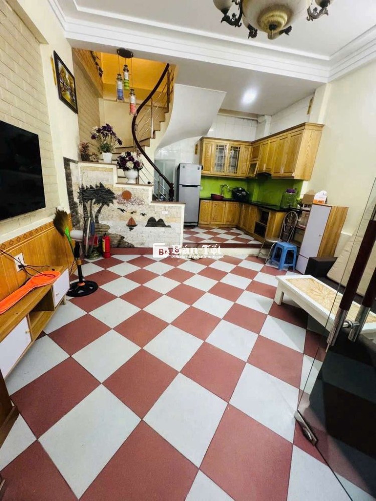 Nhà Nguyên Căn phố Tân Mai 5 Tầng 3 Ngủ oto đỗ cửa mới đẹp