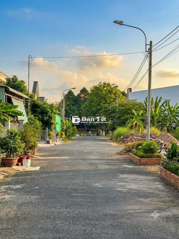 Bán dãy trọ 8 ngay KCN Tây Bắc, 6x34 SHR, MT đường nhựa, chỉ 1 tỷ
