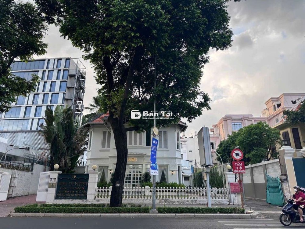 BIỆT THỰ SÂN VƯỜN NGANG 20M TRUNG TÂM QUẬN 3