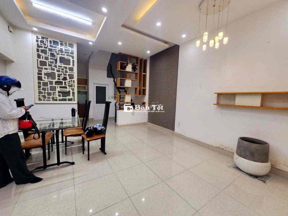 🏡 BÁN NHÀ ĐẸP RỘNG THOÁNG HẺM 125 NGUYỄN THỊ TẦN, P1, Q8 – GIÁ 6.58 TỶ