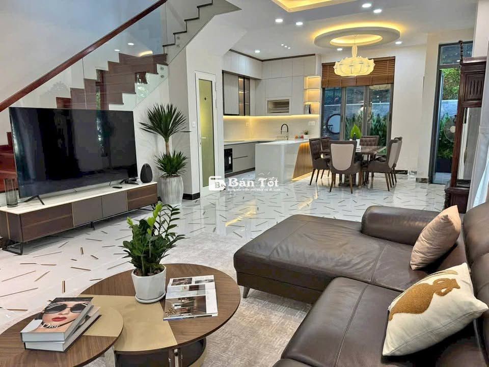 Cho thuê biệt thự 200m2 3L4PN gần Đỗ Xuân Hợp, Gia Hoà, Cầu Năm Lý