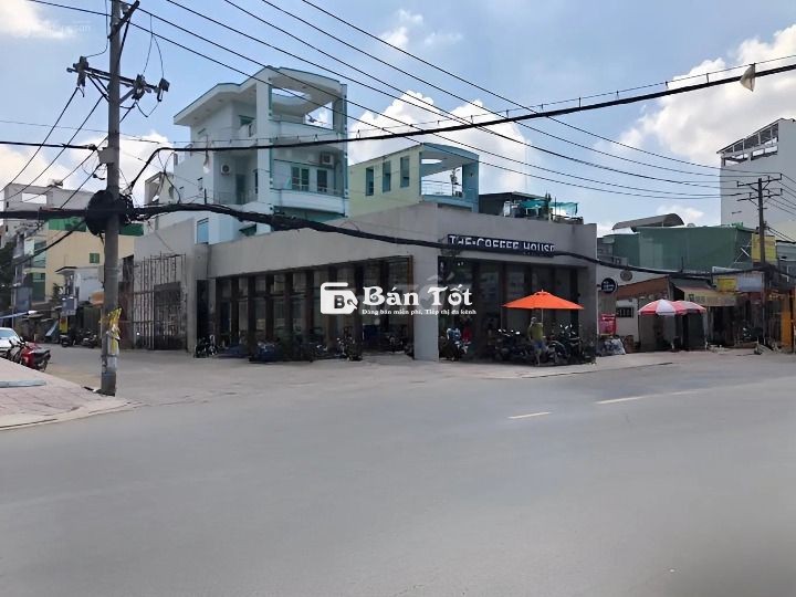 Cho thuê góc 2MT 184 Nguyễn Xí, P26, Bình Thạnh. DT: 11x34m