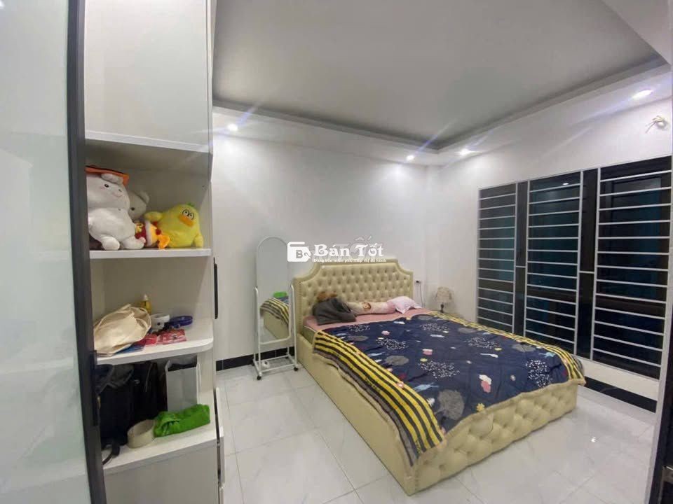 Cho thuê nhà Cầu Tó 40m2 xây 4 tầng ,4 Phòng,Full nội thất
