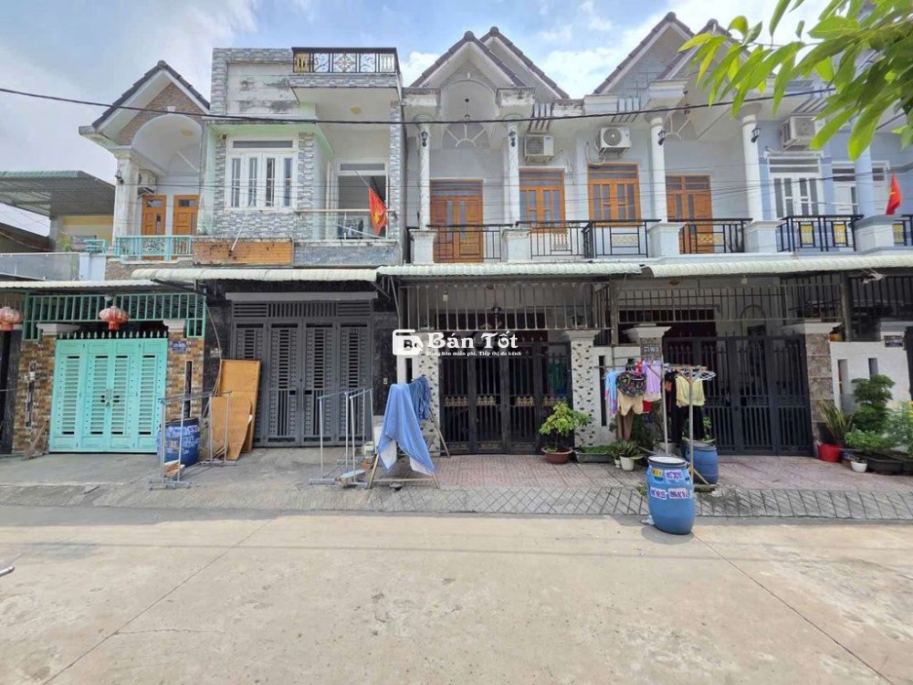 nhà phố gần Ngã Tư Bình Thung phường Tân Đông Hiệp Tp Dĩ An 