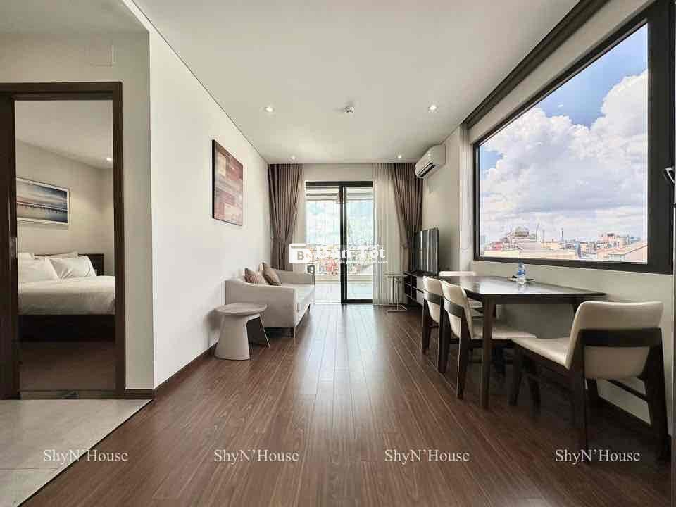 CHDV full nội thất 2pn ban công, cửa sổ cực thoáng ngay sân bay HVT