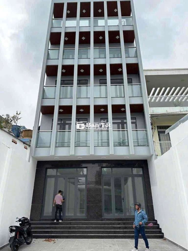 nhà mới xây 1000m2 8*40m bốn lầu có thang máy mt tỉnh lộ 10 
