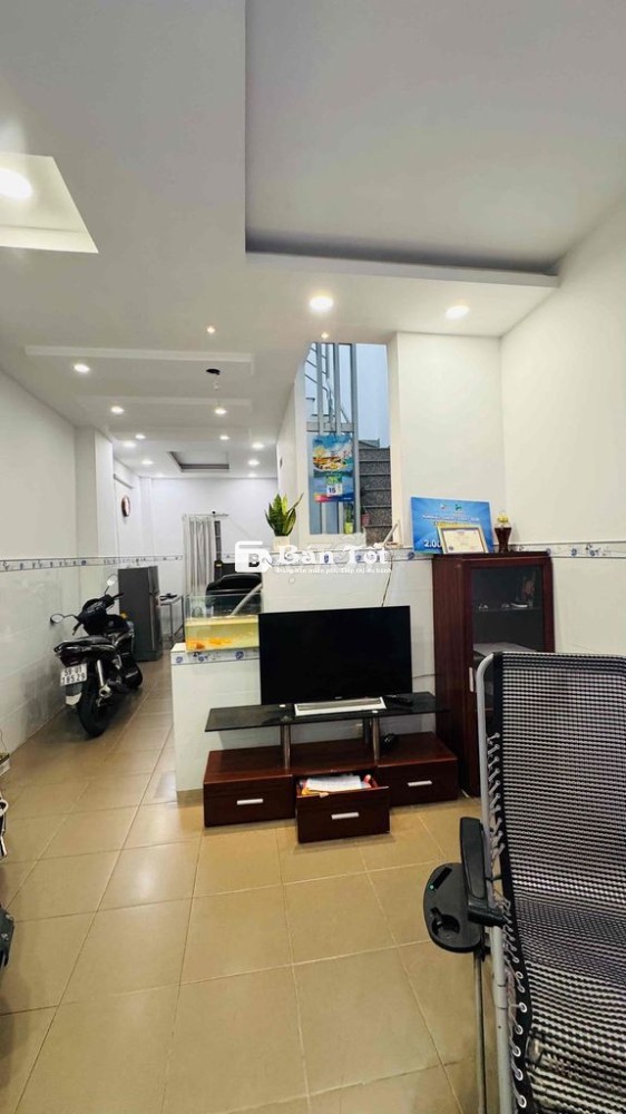 Nhà Lê Trọng Tấn 4 x 12- 2 tầng ko QH, LG -chỉ 5ty3 tl